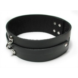 Collar de cuero negro...