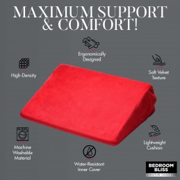 Coussin triangulaire Love...