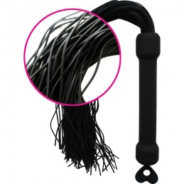 Fouet à pompon noir !